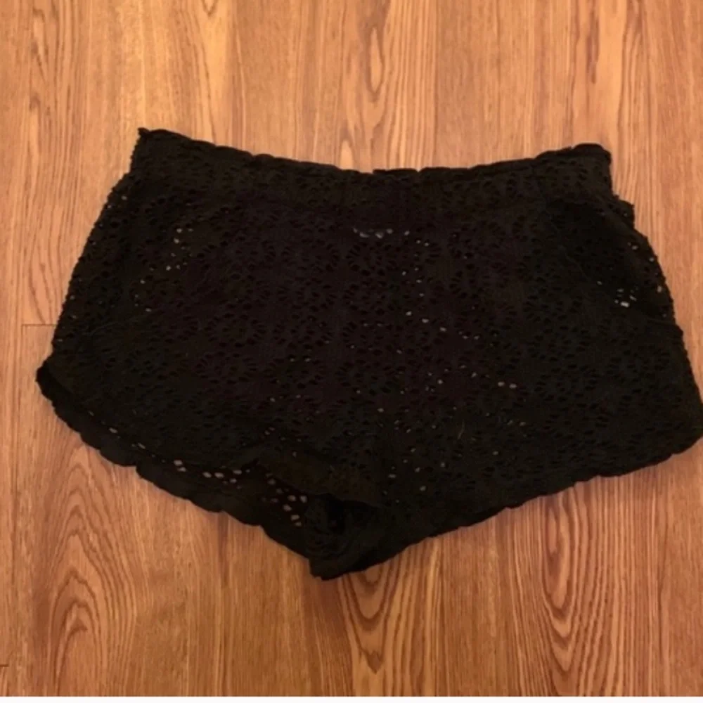 Free People Beach black crochet shorts small - Picture 3 of 7